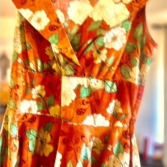 Gorgeous, pinup style in lovey dark orange shade with florals by Heart of Haute! - Picture 2 of 8